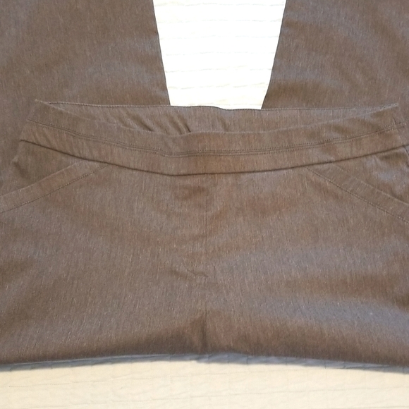 Briggs women's pull-on stretch pant size 16W. Charcoal gray - Picture 4 of 8